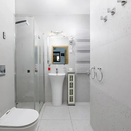 Kolorowe Balkony Apartament Blisko Plazy W Miedzyzdrojach By Renters Miedzyzdroje