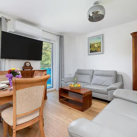 Kolorowe Balkony Apartament Blisko Plazy W Miedzyzdrojach By Renters Miedzyzdroje