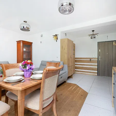 Kolorowe Balkony Apartament Blisko Plazy W Miedzyzdrojach By Renters Miedzyzdroje